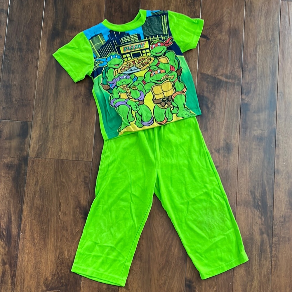 Boys TMNT pajama set